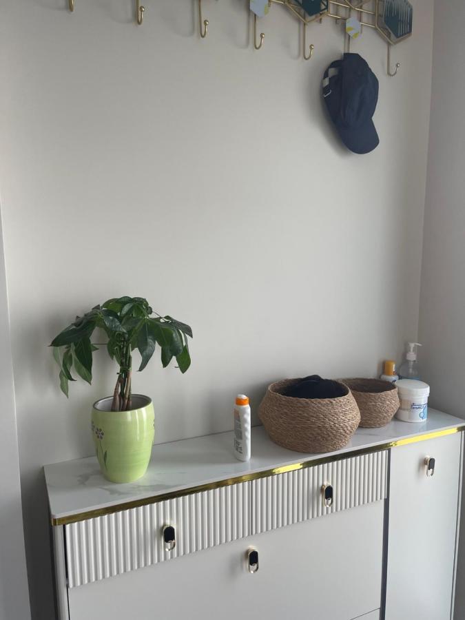 Modern Huge Double Room With Private Bathroom In Colindale Edgware Eksteriør billede